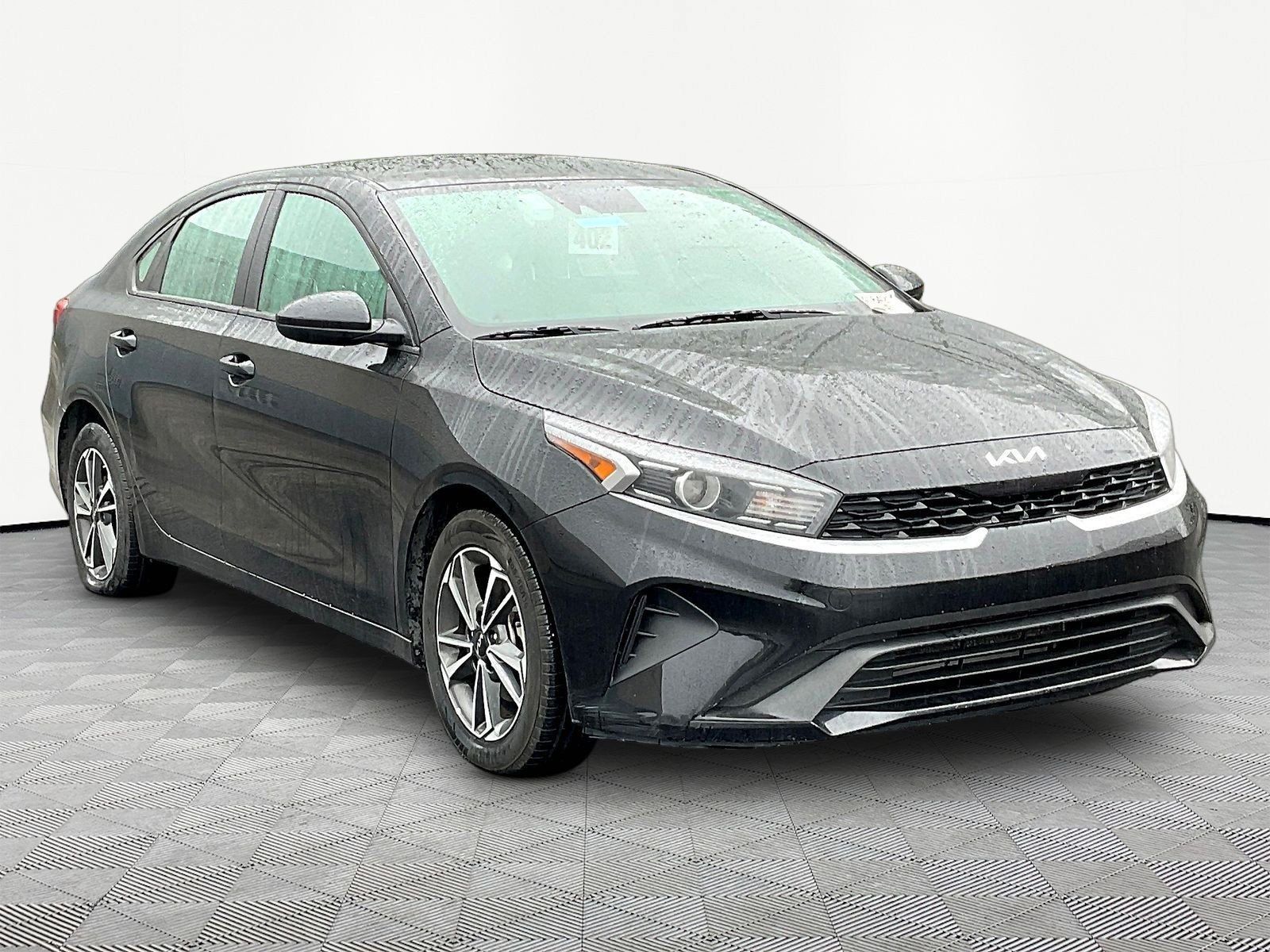 Used 2024 Kia Forte LXS FWD image 3