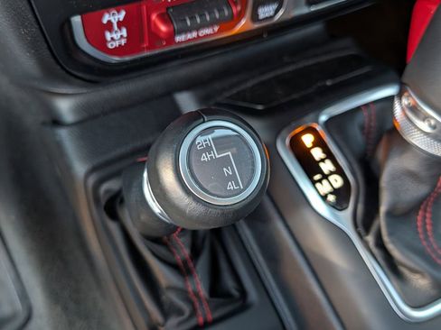 Used 2022 Jeep Wrangler Unlimited Rubicon w/ Steel Bumper Group image 31