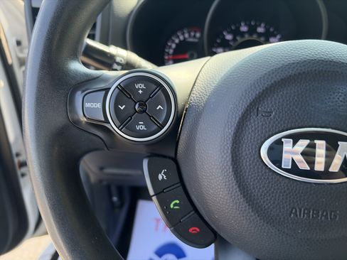 Used 2015 Kia Soul + FWD image 26