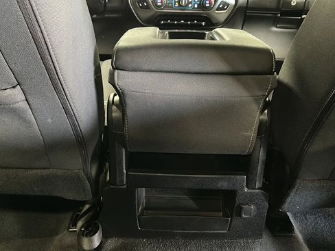 Used 2018 Chevrolet Silverado 1500 LT w/ All Star Edition AWD/4WD image 18