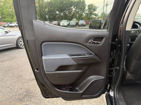 Used 2017 Chevrolet Colorado Z71 w/ Z71 Midnight Edition AWD/4WD image 13