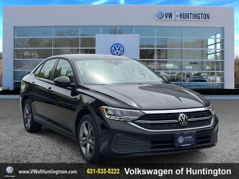 Certified 2023 Volkswagen Jetta SE w/ Panoramic Sunroof Package FWD image 1