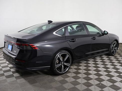 Used 2023 Honda Accord Sport image 9