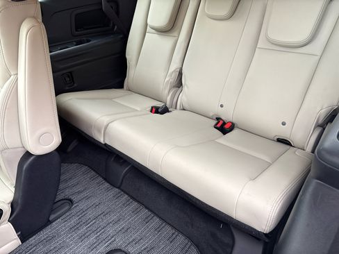 Used 2023 Subaru Ascent Limited image 25