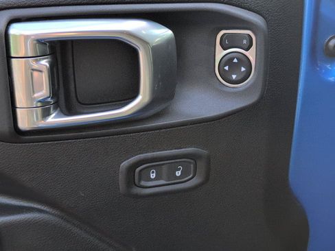 Used 2025 Jeep Wrangler Unlimited Sport AWD/4WD image 20