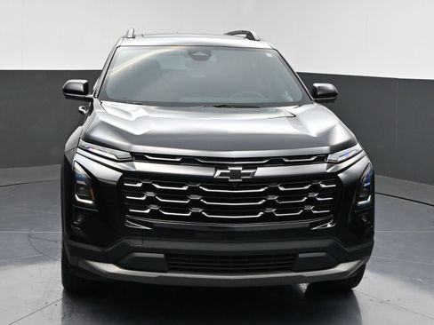 Used 2025 Chevrolet Equinox LT w/ Safety and Technology Package FWD image 2