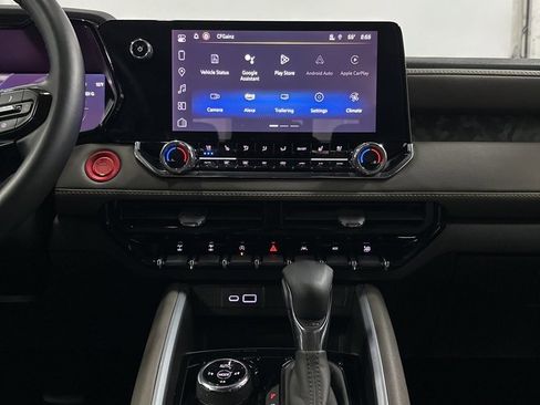 Used 2024 Chevrolet Colorado ZR2 w/ ZR2 Convenience Package III image 24