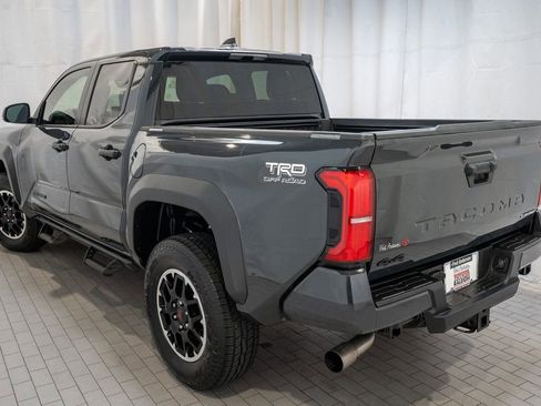 Used 2025 Toyota Tacoma TRD Off-Road image 3