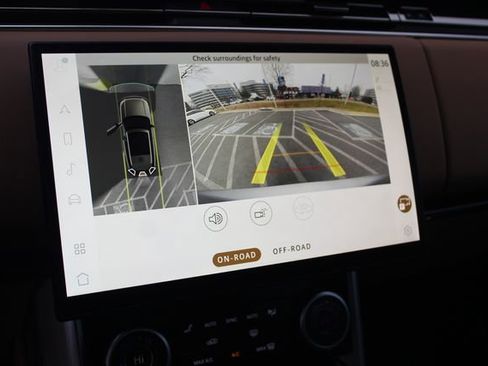 Used 2023 Land Rover Range Rover SE image 20