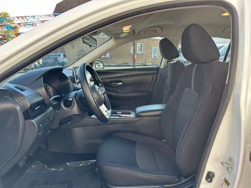 Used 2024 Nissan Sentra SV FWD image 9