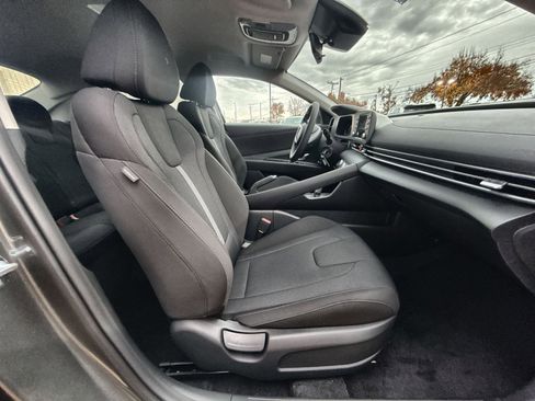 New 2026 Hyundai Elantra SE image 25