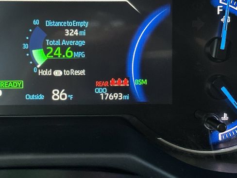 Used 2025 Toyota RAV4 XLE AWD/4WD image 25