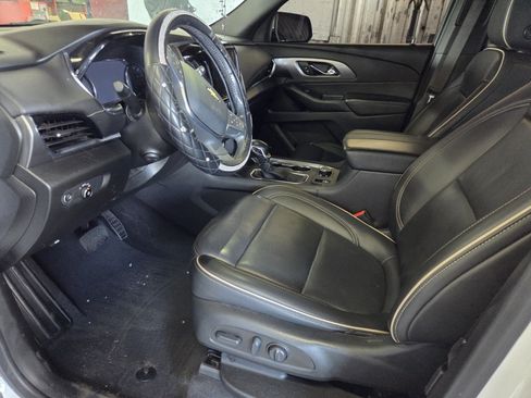 Used 2022 Chevrolet Traverse Premier FWD image 5