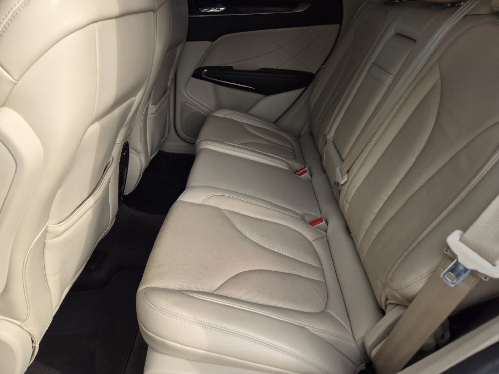Used 2018 Lincoln MKC Reserve FWD image 30