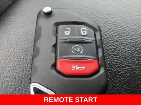 Used 2022 Jeep Gladiator Sport AWD/4WD image 39