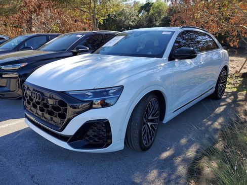 Certified 2024 Audi SQ8 Prestige image 2