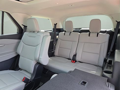 New 2026 Ford Explorer Active AWD/4WD image 10