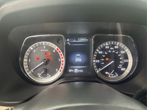 Used 2016 Nissan Titan SL image 23