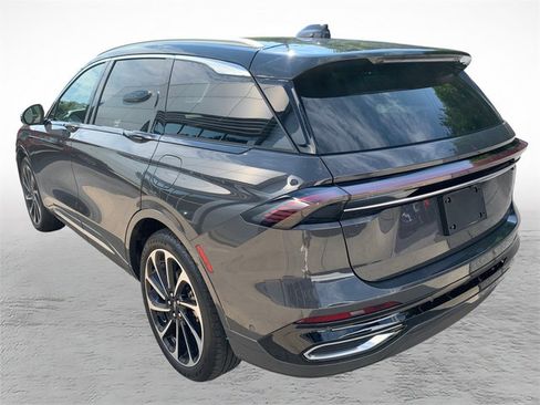 Used 2024 Lincoln Nautilus Black Label AWD/4WD image 4