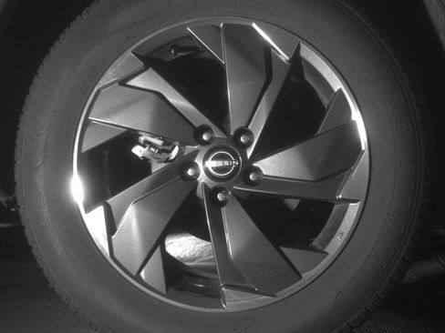 Used 2025 Nissan Rogue SV image 12