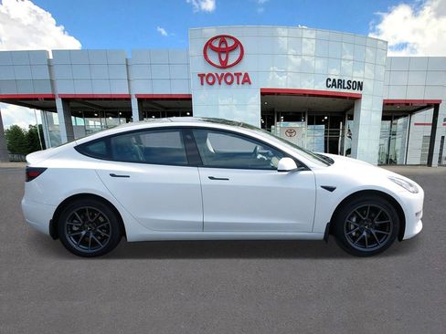 Used 2021 Tesla Model 3 Long Range AWD/4WD image 4