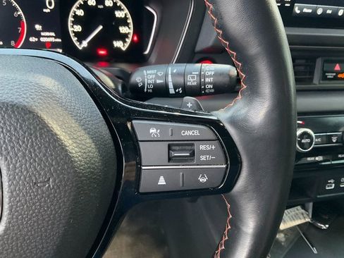 Used 2024 Honda Pilot TrailSport image 13