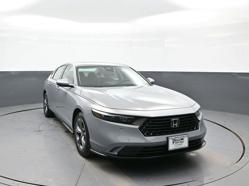 Used 2025 Honda Accord EX-L image 3
