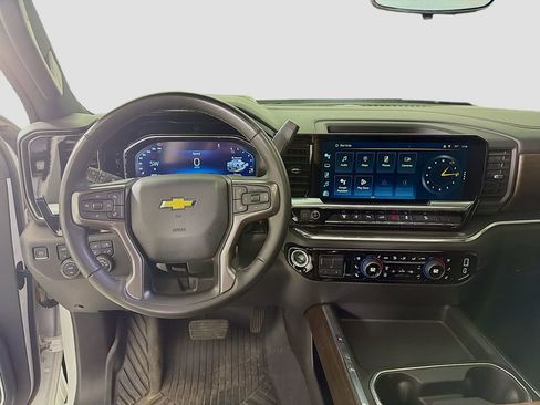 Used 2024 Chevrolet Silverado 2500 High Country w/ High Country Premium Package image 26