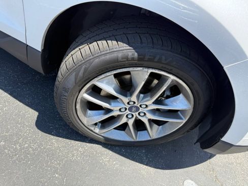 Used 2018 Ford Edge Titanium w/ Equipment Group 301A FWD image 26
