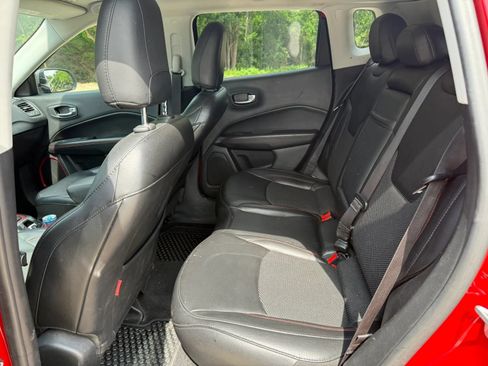 Used 2019 Jeep Compass Trailhawk AWD/4WD image 18