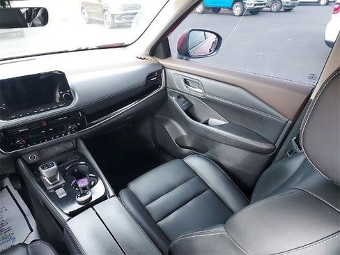 Certified 2022 Nissan Rogue SL w/ SL Premium Package image 11