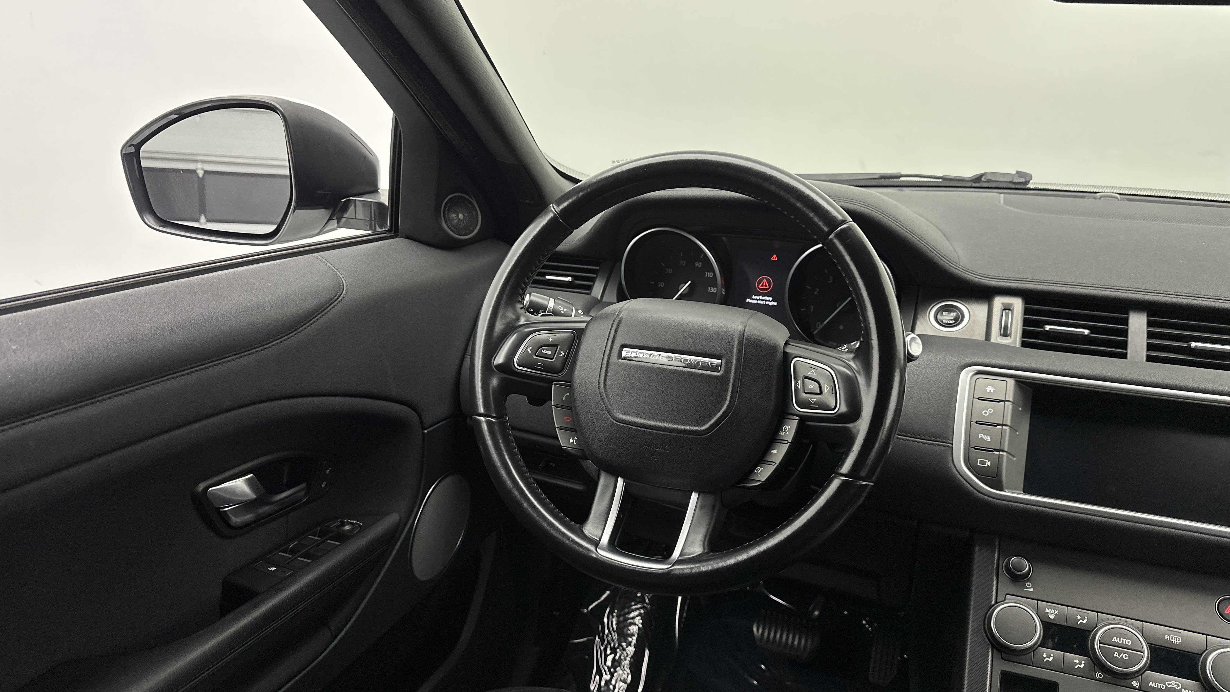 Used 2018 Land Rover Range Rover Evoque SE AWD/4WD image 29
