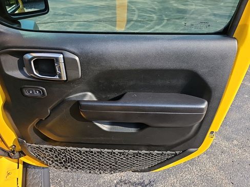 Used 2021 Jeep Wrangler Sport AWD/4WD image 15