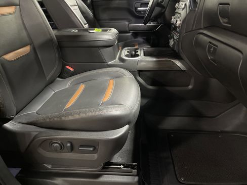 Used 2022 GMC Sierra 2500 AT4 w/ AT4 Preferred Package image 14