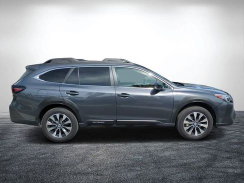 Used 2023 Subaru Outback Limited AWD/4WD image 2