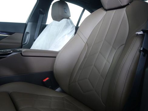 New 2026 BMW i5 eDrive40 w/ M Sport Package image 10