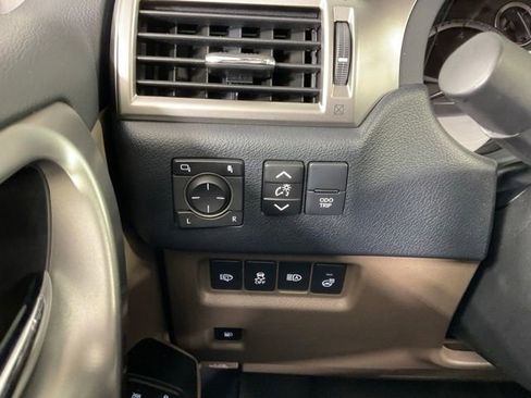 Used 2023 Lexus GX 460 Premium w/ Accessory Package AWD/4WD image 24