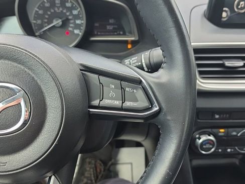 Used 2018 MAZDA MAZDA3 Touring FWD image 21