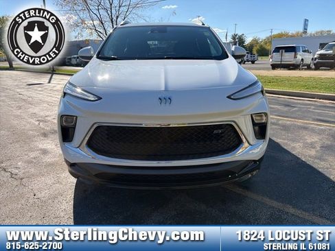 Used 2024 Buick Encore GX Sport Touring image 8