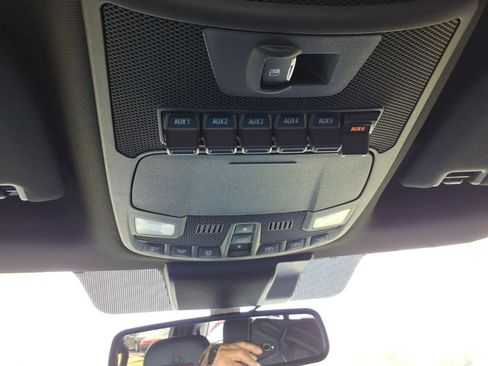 Used 2022 Ford F250 Lariat w/ Black Appearance Package AWD/4WD image 17