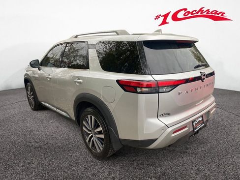 Used 2022 Nissan Pathfinder Platinum image 5