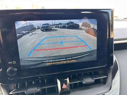 Used 2025 Toyota Corolla SE image 12