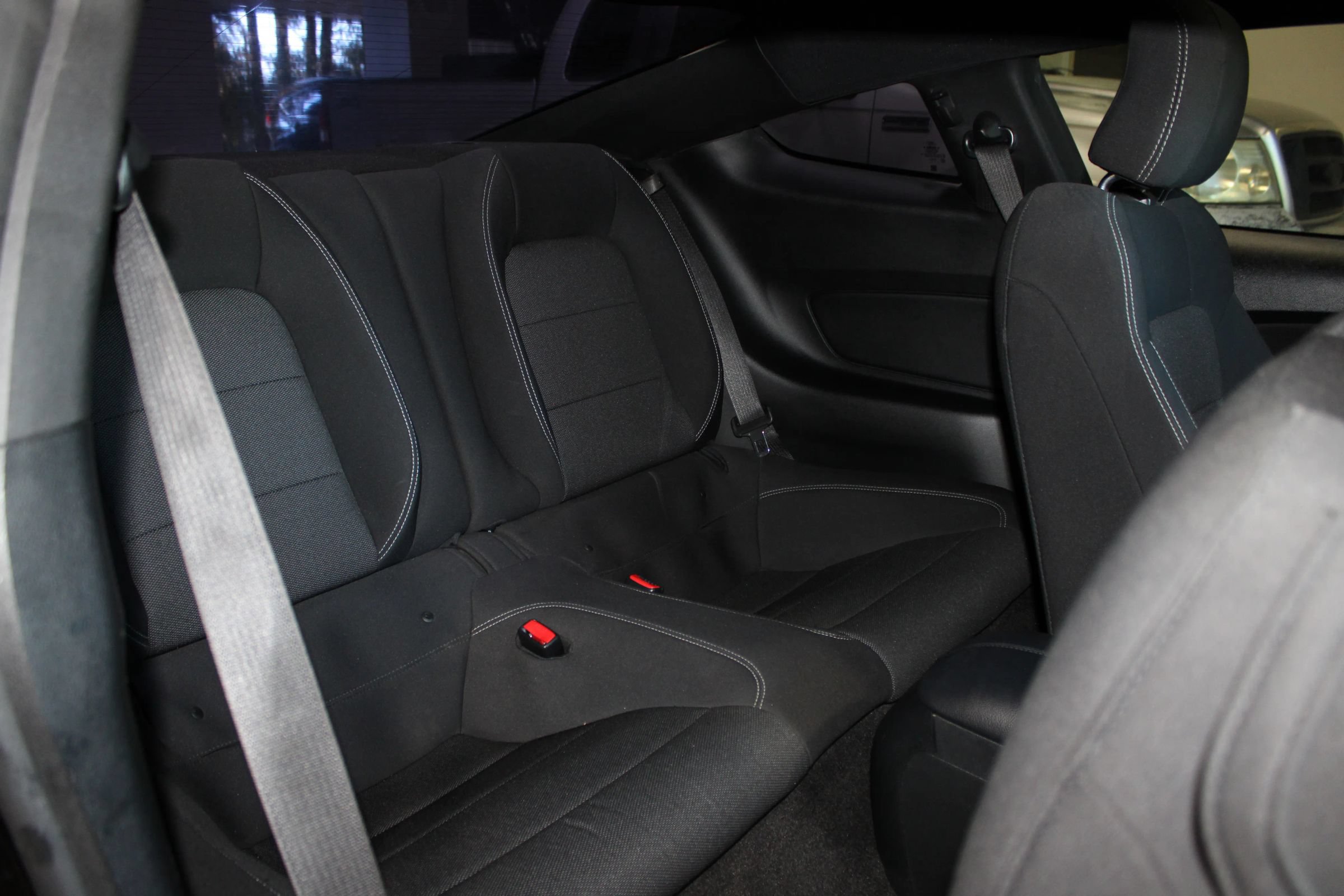 Used 2016 Ford Mustang Coupe RWD image 29