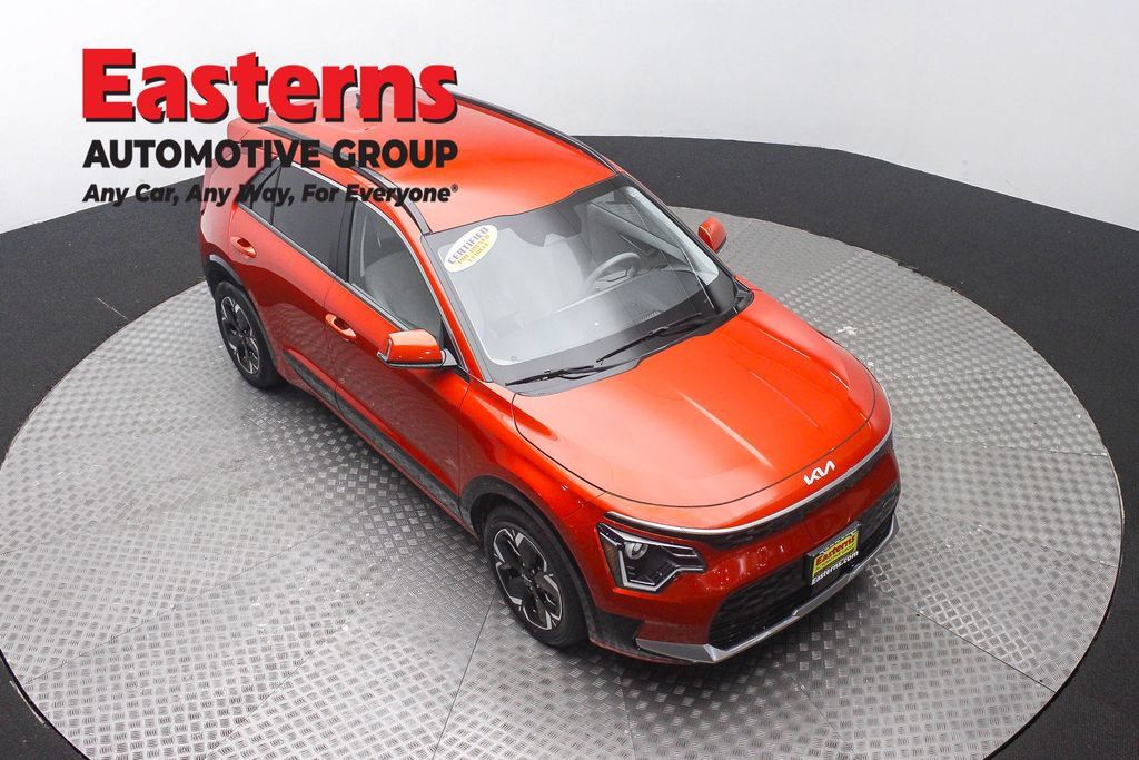 Used 2023 Kia Niro Wind w/ Wind Preserve Package FWD image 3