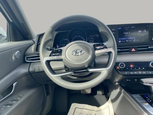 Used 2022 Hyundai Elantra Blue w/ Cargo Package image 18