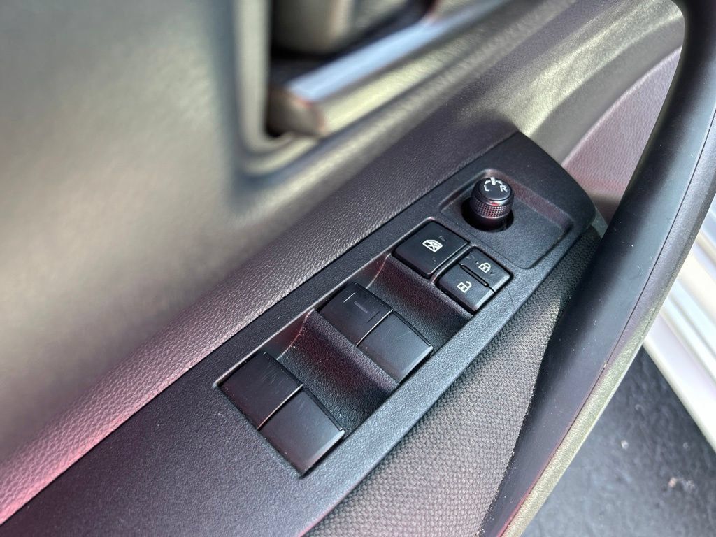 Used 2025 Toyota Corolla LE FWD image 15