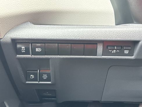 Used 2021 Toyota Sienna XLE w/ XLE Plus Package AWD/4WD image 34