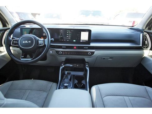 Used 2024 Kia Sorento EX image 11