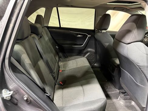 Used 2022 Toyota RAV4 XLE w/ Convenience Package image 18
