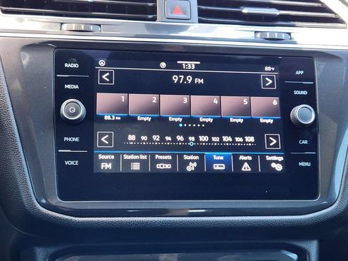 Certified 2022 Volkswagen Tiguan SE R-Line FWD image 14